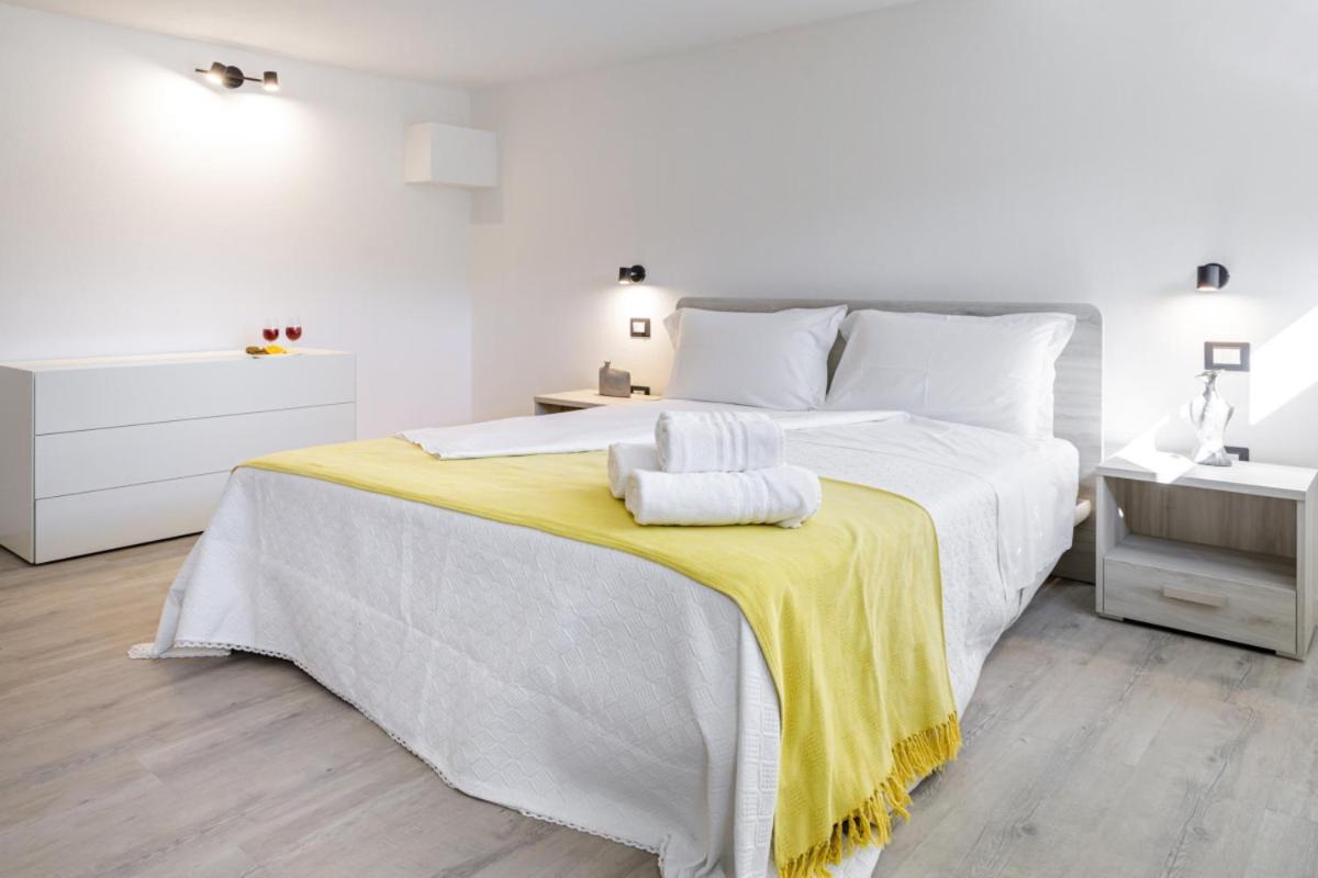 Bandiera 68 Apartment Cagliari Eksteriør billede