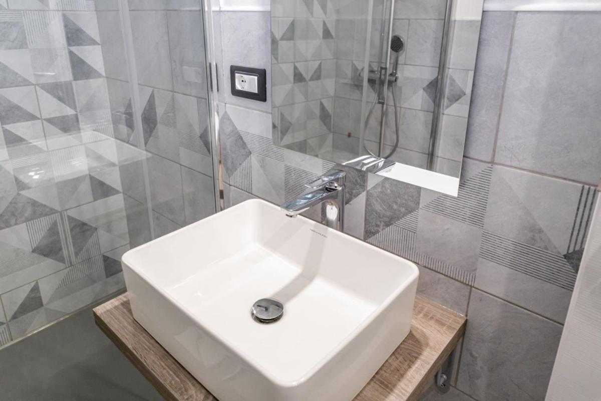 Bandiera 68 Apartment Cagliari Eksteriør billede